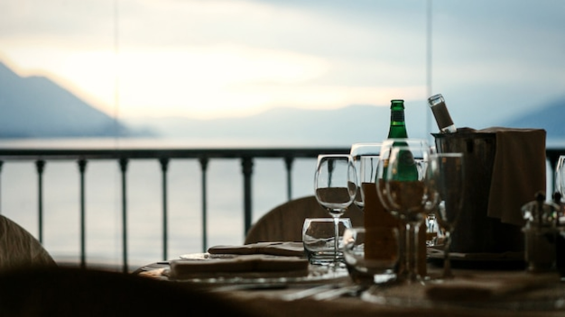 Vivez une expérience inoubliable avec un dîner en croisière : une soirée magique en mer